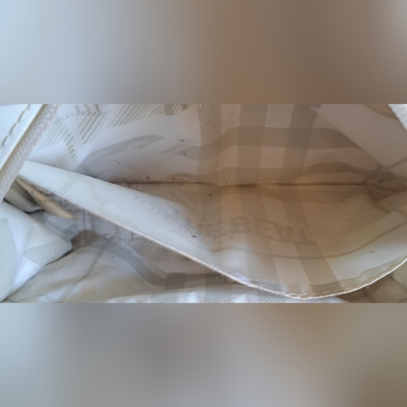 Burberry Parfums The Beat White Patent Multi Pocket Cosmetic Makeup Beauty Bag - Picture 8 of 11